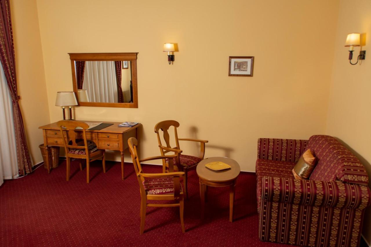 Hotel Wollner Sopron Extérieur photo